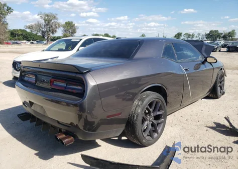 2020 Dodge Challenger Sxt z USA, uszkodzony, nr VIN 2C3CDZAG6LH198315